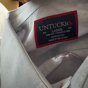 Untuckit size large lot of 2